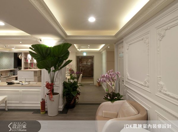 負笈海外學成歸國的林喬立,目前擔任震騰設計-設計總