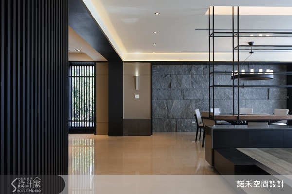 源自飯店設計的概念，沒有隔間的家的設計理念，大約自
