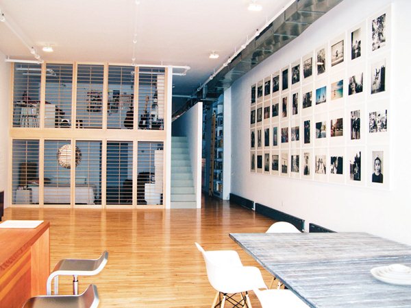 牆壁就是一面漂亮的空白畫布，充滿各種可能性，讓人等