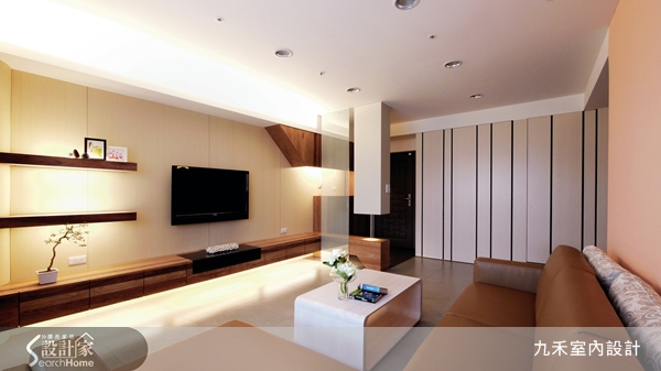 面對這間僅有 25 坪的空間,九禾設計在與屋主溝通過後