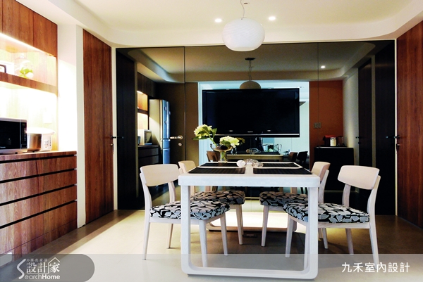 面對這間僅有 25 坪的空間，九禾設計在與屋主溝通過後