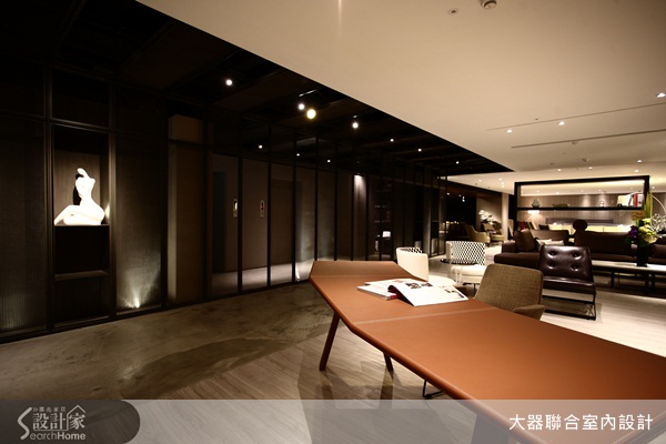 極具現代感的設計風格，運用不同的線與面創造出獨特空