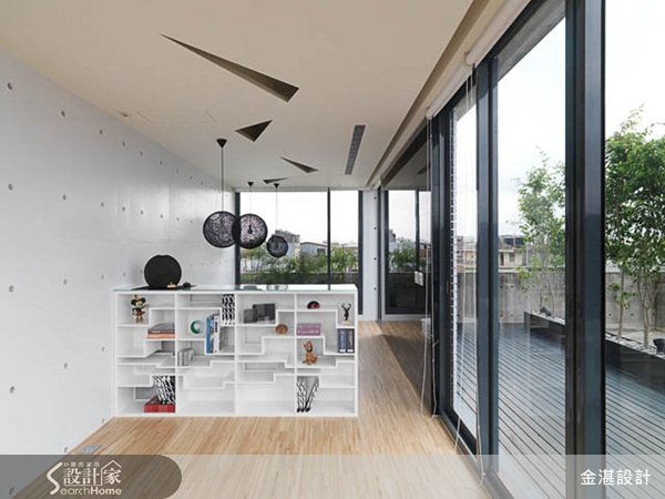 近幾年流行的現代風主要都是以淺色空間為主,簡約俐落