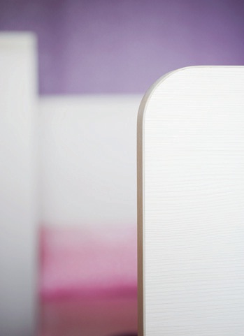 近來，因為發生不少兒童誤食中毒及攀爬窗戶陽台墜樓事