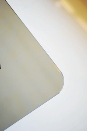 近來,因為發生不少兒童誤食中毒及攀爬窗戶陽台墜樓事