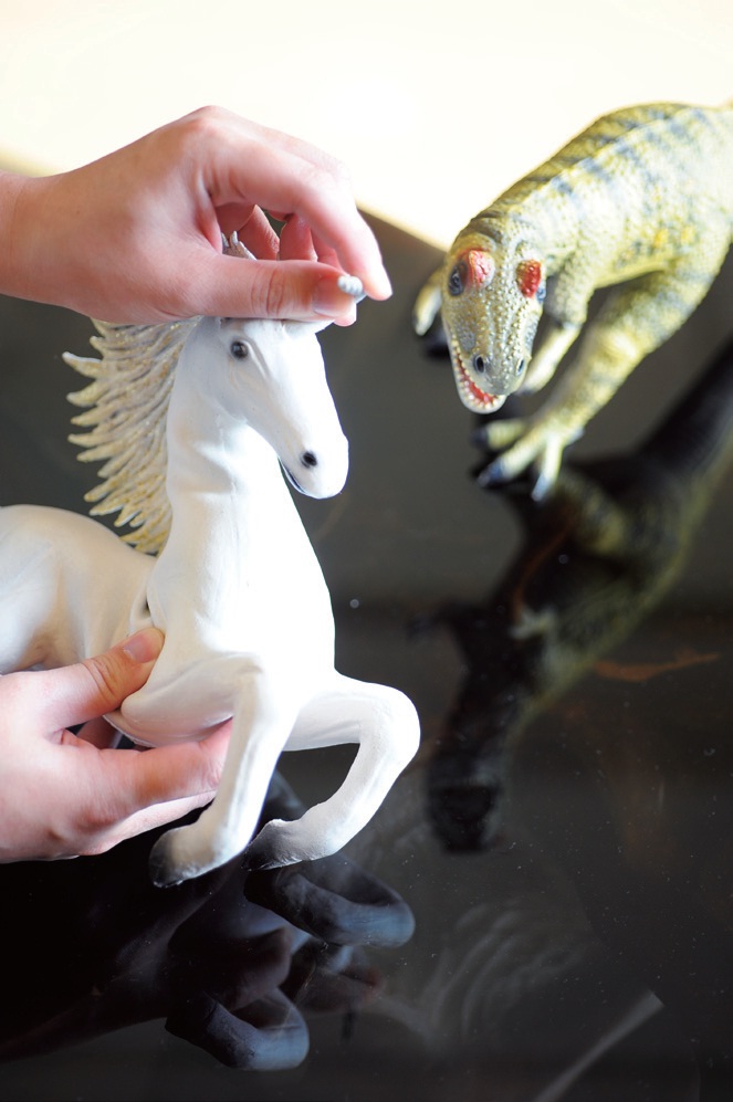 近來,因為發生不少兒童誤食中毒及攀爬窗戶陽台墜樓事