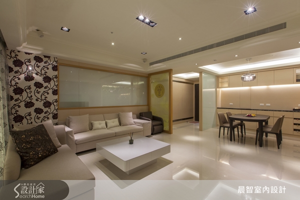 家，是每一個人故事的起點，在這個空間裡，有歡笑也有