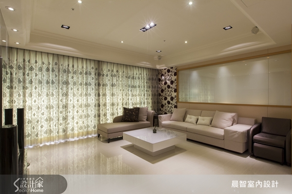 家，是每一個人故事的起點，在這個空間裡，有歡笑也有