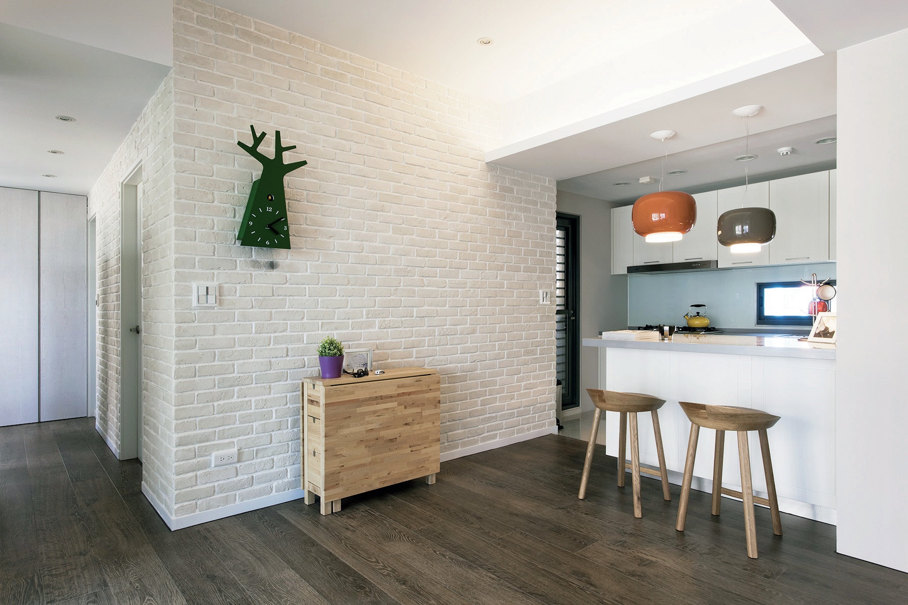 北歐風格沒有太繁複的硬體規劃，加上很重視採光、照明