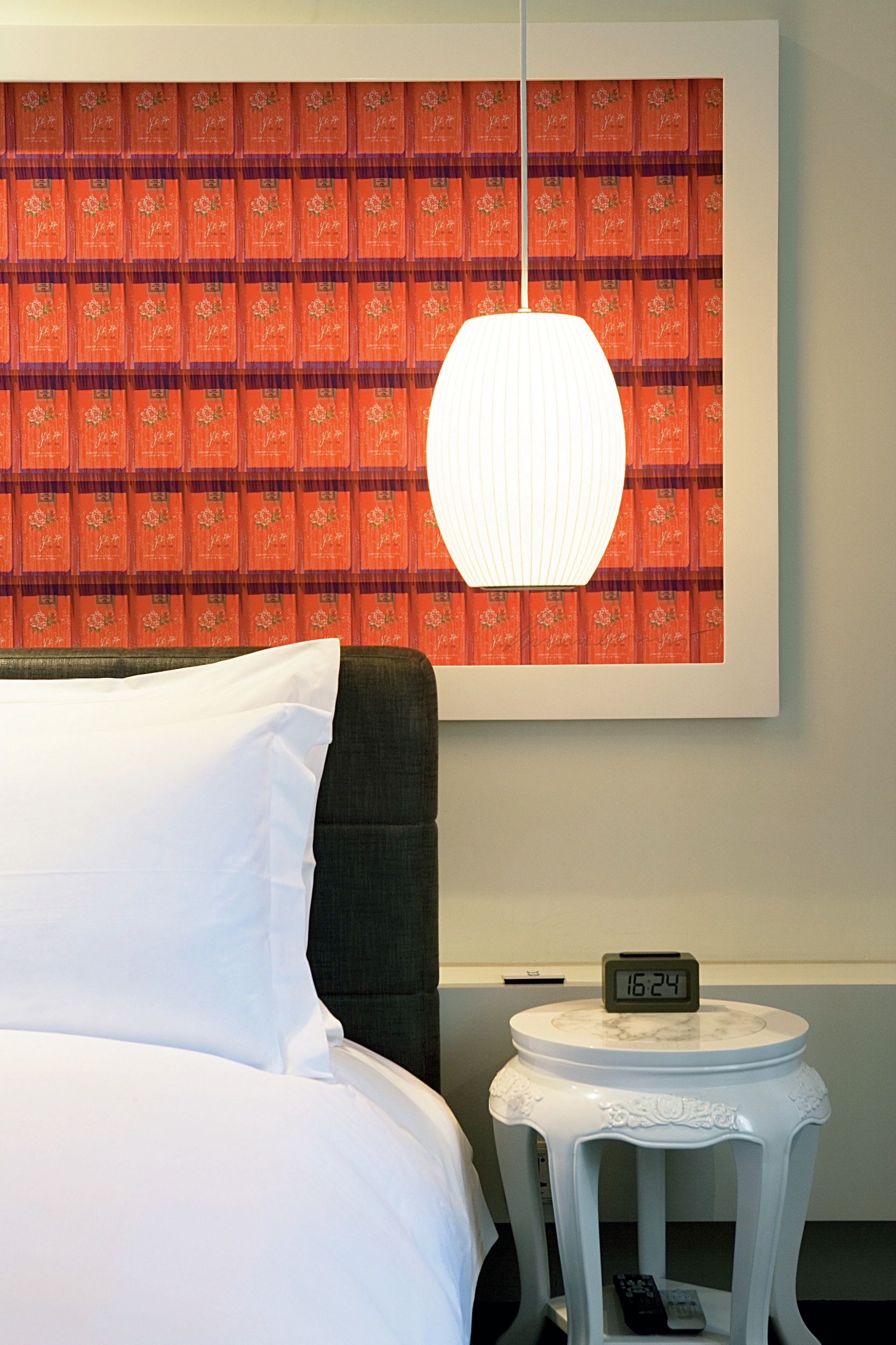 混搭佈置是將兩種不同風格物件,找出相同點巧妙陳列在