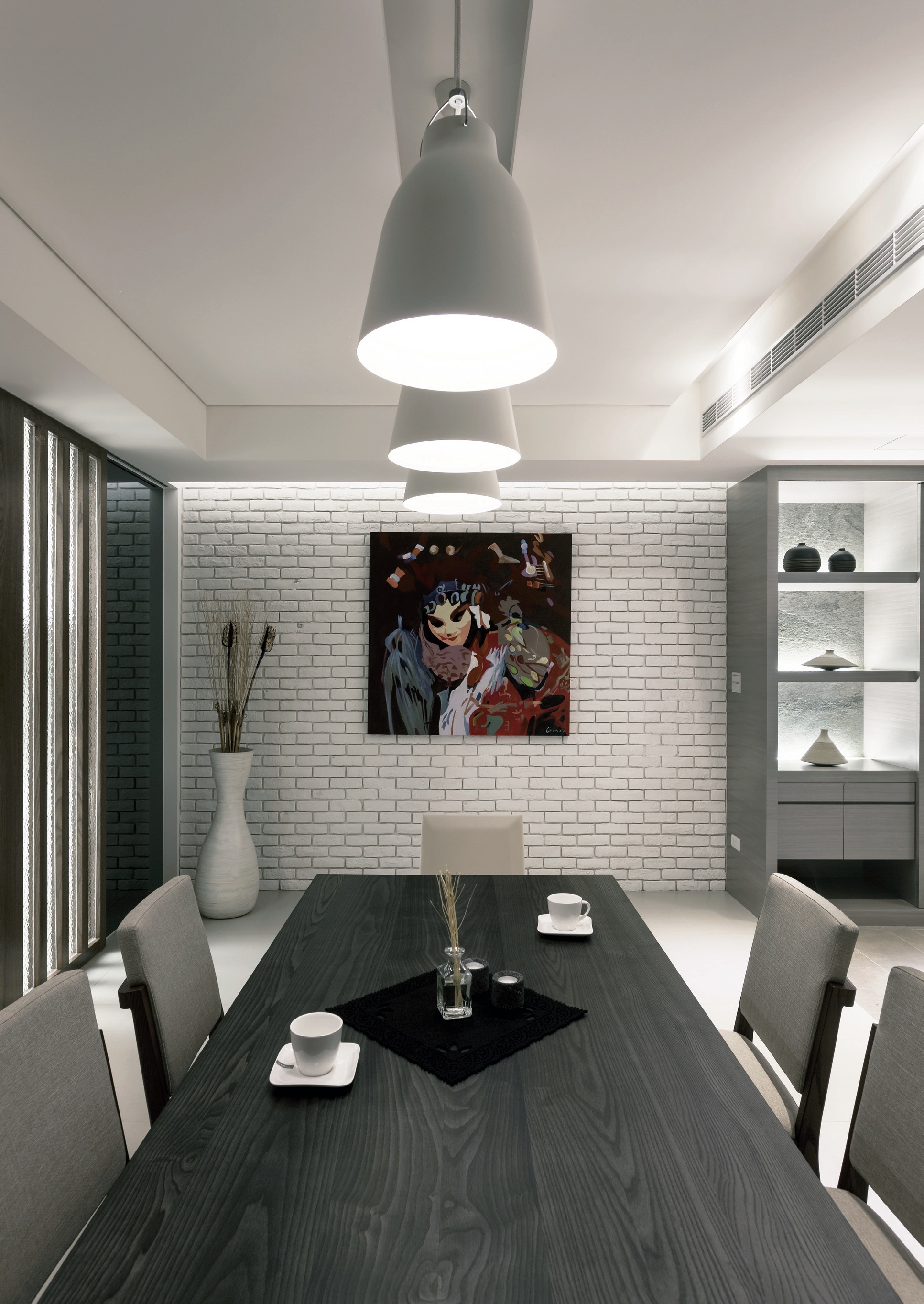 混搭佈置是將兩種不同風格物件,找出相同點巧妙陳列在