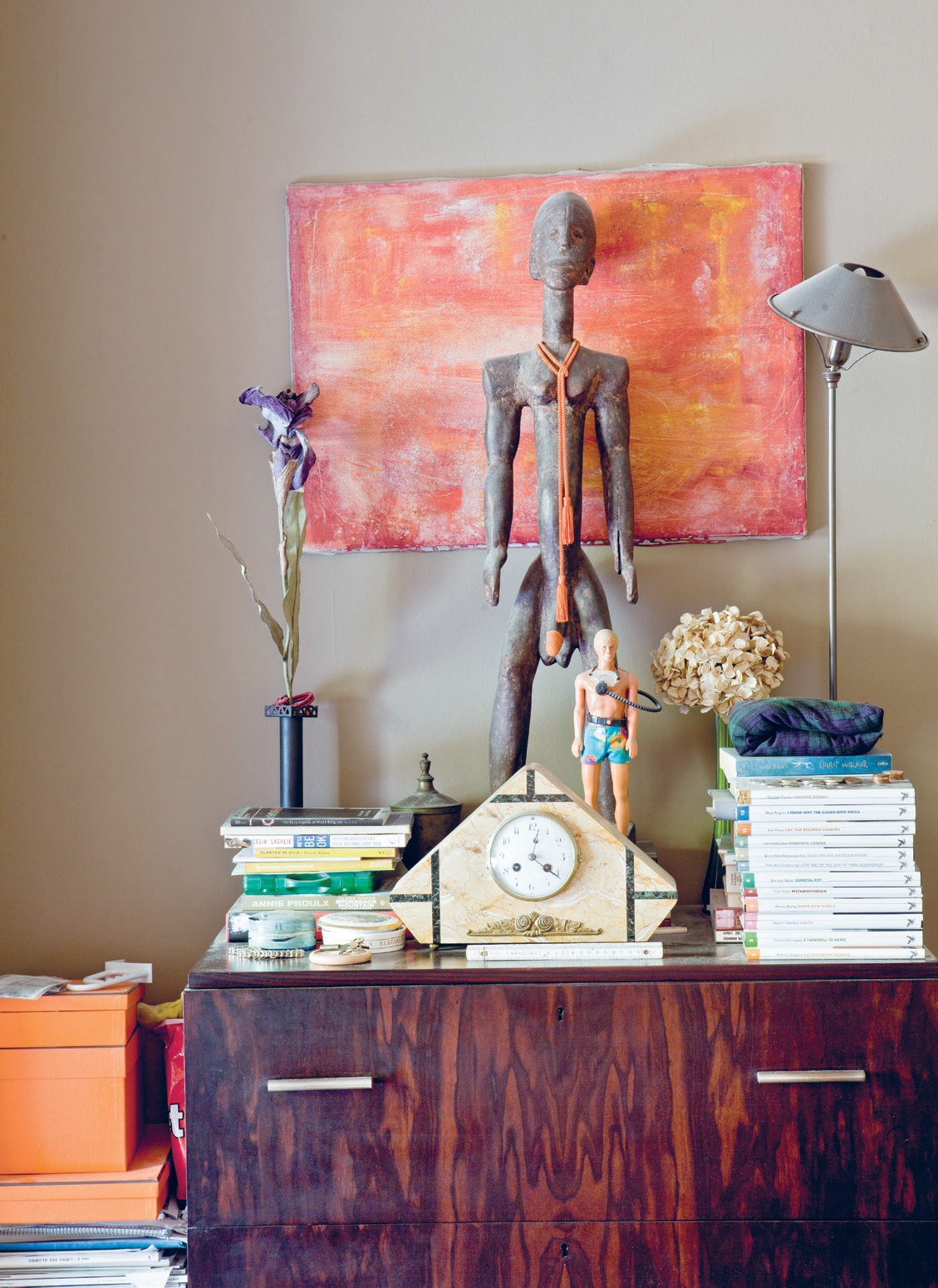 混搭佈置是將兩種不同風格物件,找出相同點巧妙陳列在