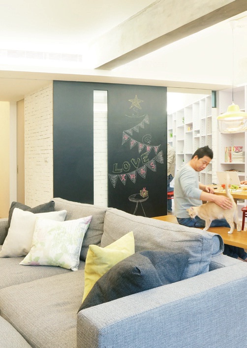 混搭佈置是將兩種不同風格物件,找出相同點巧妙陳列在