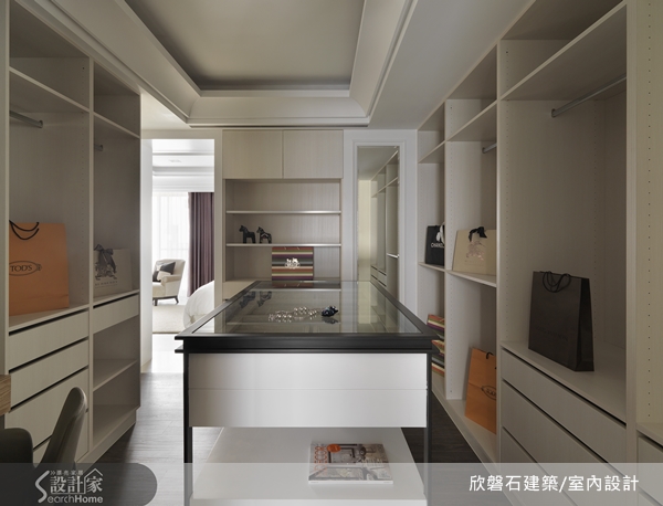 畢業於中國科技大學建築系，羅仕哲在設計案例，總會以