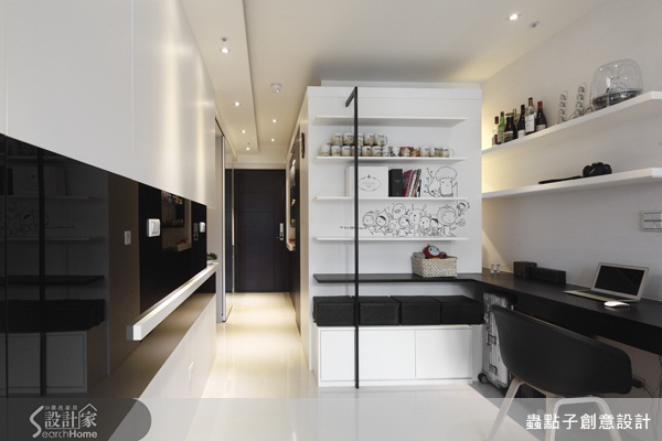 簡約的質樸中蘊含著人文氣息，不強調花俏的色調、華麗