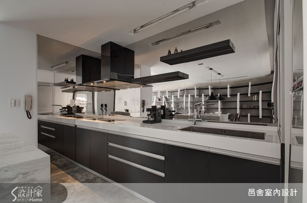 不講究制式風格的邑舍室內設計，重視的是客戶的需求，