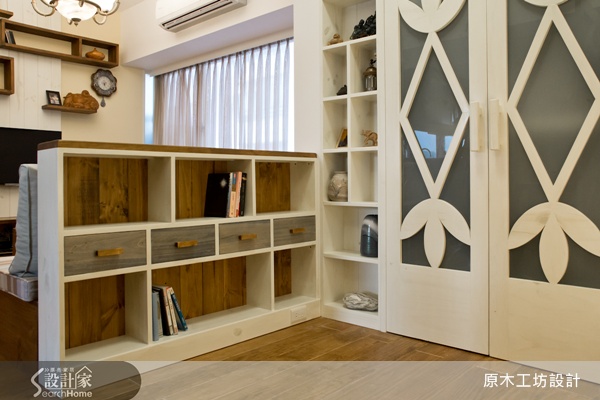 原木工坊擅長運用自然質樸的松木實木、鐵件、水泥粉光