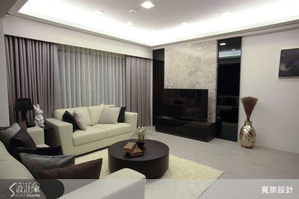 家居空間的坪數多半有限,往往容納生活機能與收納櫃體