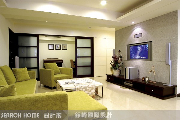 彩妝運用得當，能讓一個女人顯得迷人又具有風采，同樣