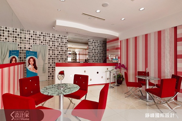 彩妝運用得當，能讓一個女人顯得迷人又具有風采，同樣