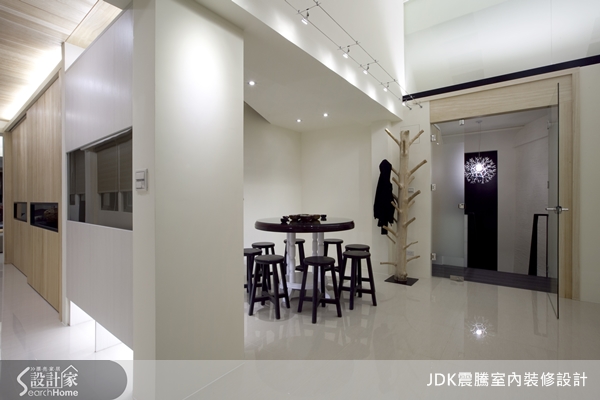 深受美式自由生活形態影響的林喬立設計師，對於空間風