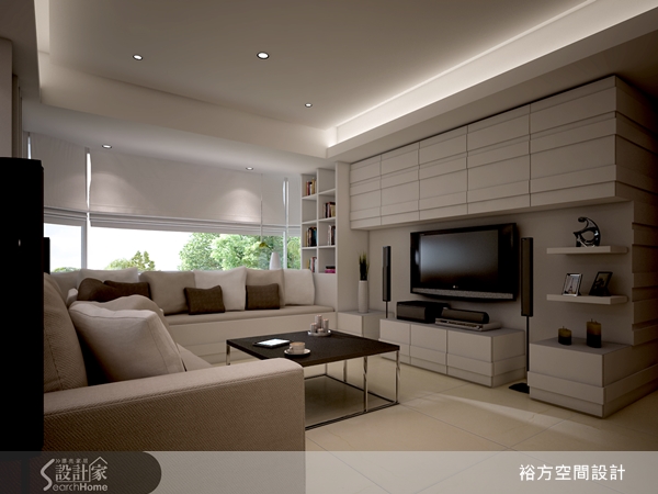 誰說電視牆面和收納櫃一定要又厚又重呢?坪數不大,老