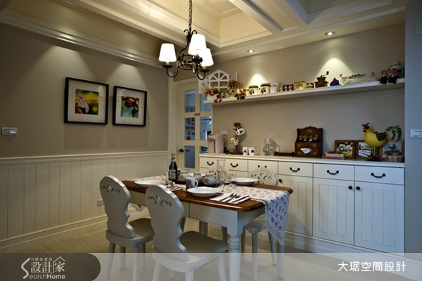 一個鄉村風居家常是許多女生的夢想小屋，裡面有繽紛花