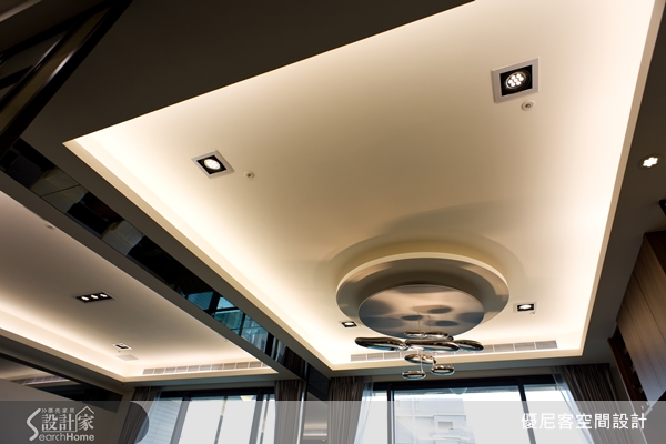 現代風的裝潢，風格簡約，善用建材屬性，對講求實用性