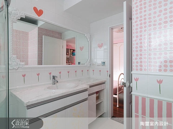 多面落地窗迎進都巿中難尋的山色美景，也引進充足的陽