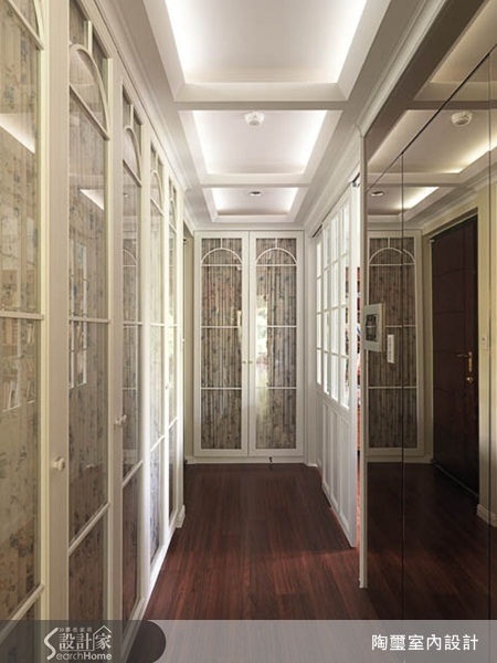 多面落地窗迎進都巿中難尋的山色美景，也引進充足的陽