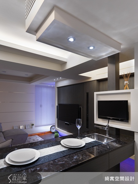 一個空間的調性組成來自於光的質感,光就像是空間的化