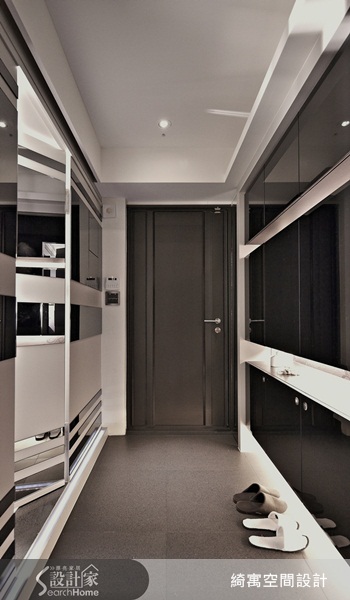 一個空間的調性組成來自於光的質感，光就像是空間的化