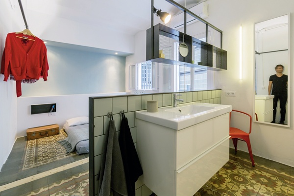 西班牙第二大城巴塞隆納,擁有林立的現代高樓,與古老