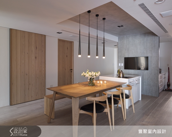 你曾經作過這樣的夢嗎？不自覺走入一片森林中，身旁大