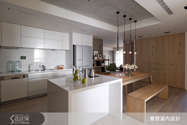 你曾經作過這樣的夢嗎？不自覺走入一片森林中，身旁大