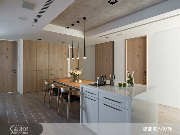 你曾經作過這樣的夢嗎？不自覺走入一片森林中，身旁大