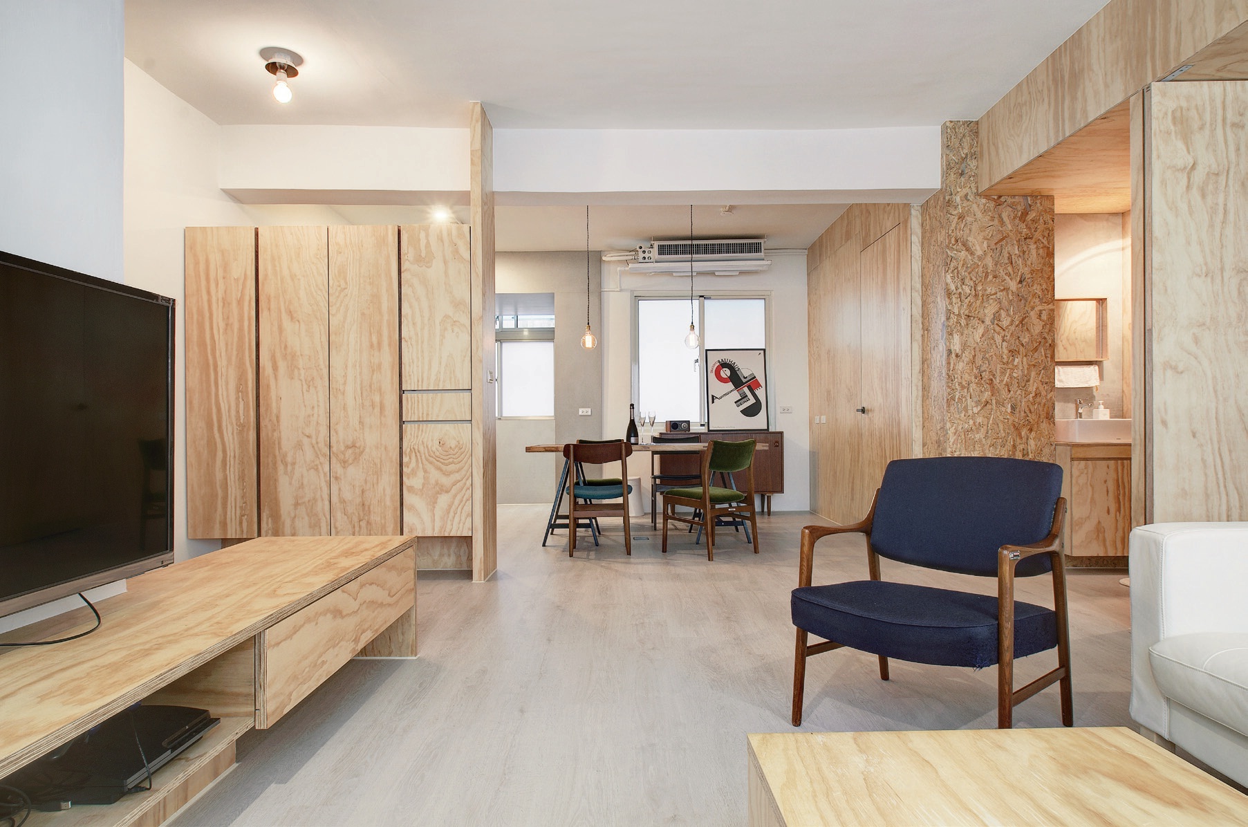 本案位於台北市內湖區，是間30年、20坪的公寓住宅。這