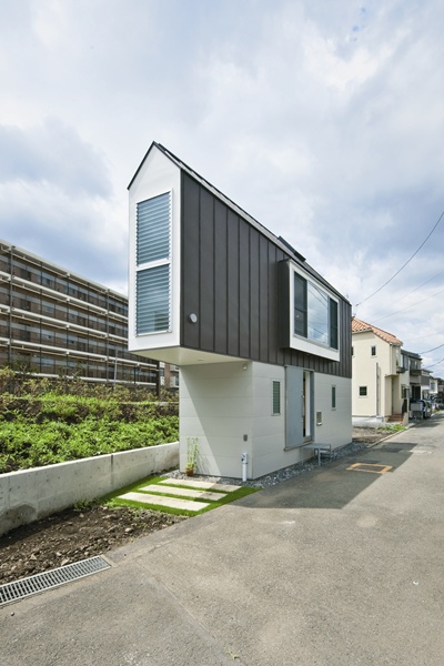 日本都會區地狹人稠,除了一般公寓式住宅,還有傳統的