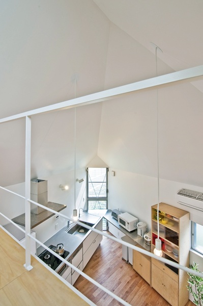 日本都會區地狹人稠,除了一般公寓式住宅,還有傳統的