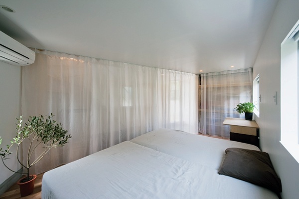 日本都會區地狹人稠，除了一般公寓式住宅，還有傳統的