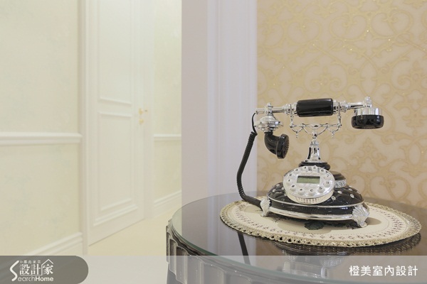 簡單舒適的空間，以古典風為設計，空間簡單明亮，餐廳