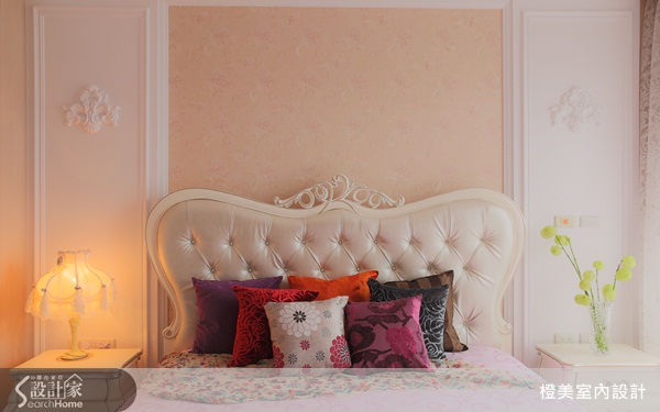 簡單舒適的空間，以古典風為設計，空間簡單明亮，餐廳