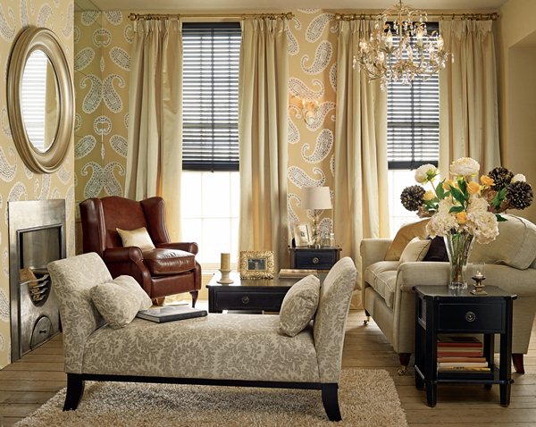 花卉圖騰是詮釋居家空間中常用的元素,舉凡壁紙、抱枕