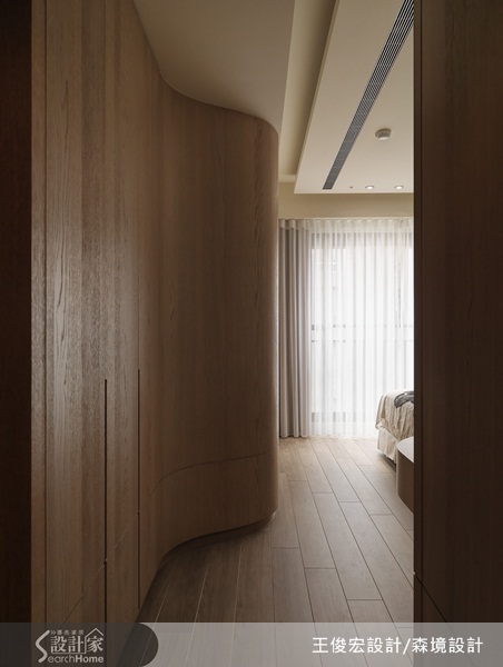以現代風格設計見長的王俊宏設計師，近年來深耕對岸室