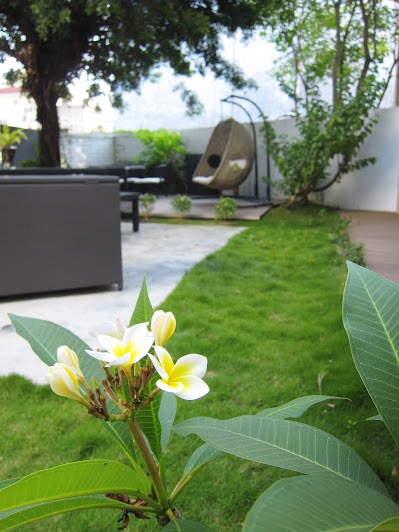 一踏入7OCEANS七海休閒傢俱座落在台中五權一街的台中