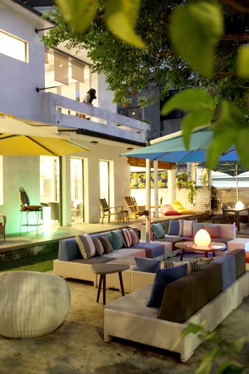 一踏入7OCEANS七海休閒傢俱座落在台中五權一街的台中