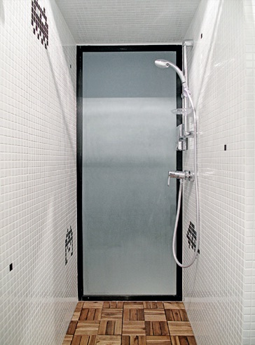 香港面積小、人口密集，都會住宅區土地使用有限，因此