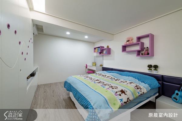 空間約45坪，一對夫妻及三個兒女。由於是15年以上的老