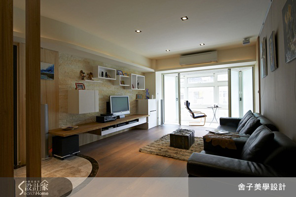 客廳，除了是招待朋友的歡樂場所，平時更是家中最常使