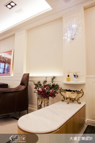 當我們一進屋最初的起點就是玄關，雖然只是小小的方寸